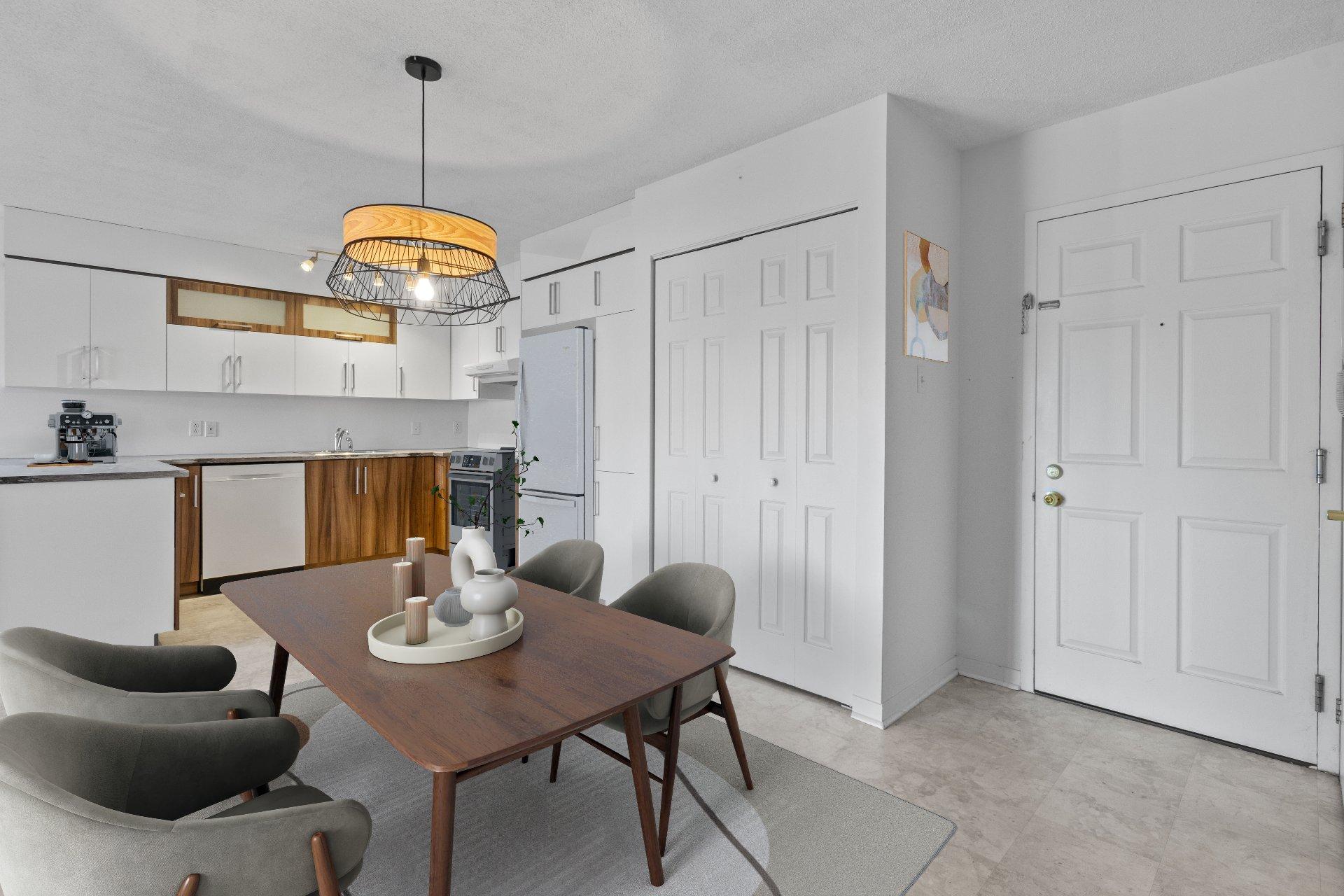 









2450


Boul. Jacques-Marcil

, 209,
Longueuil (Saint-Hubert),




QC
J3Y9A3

