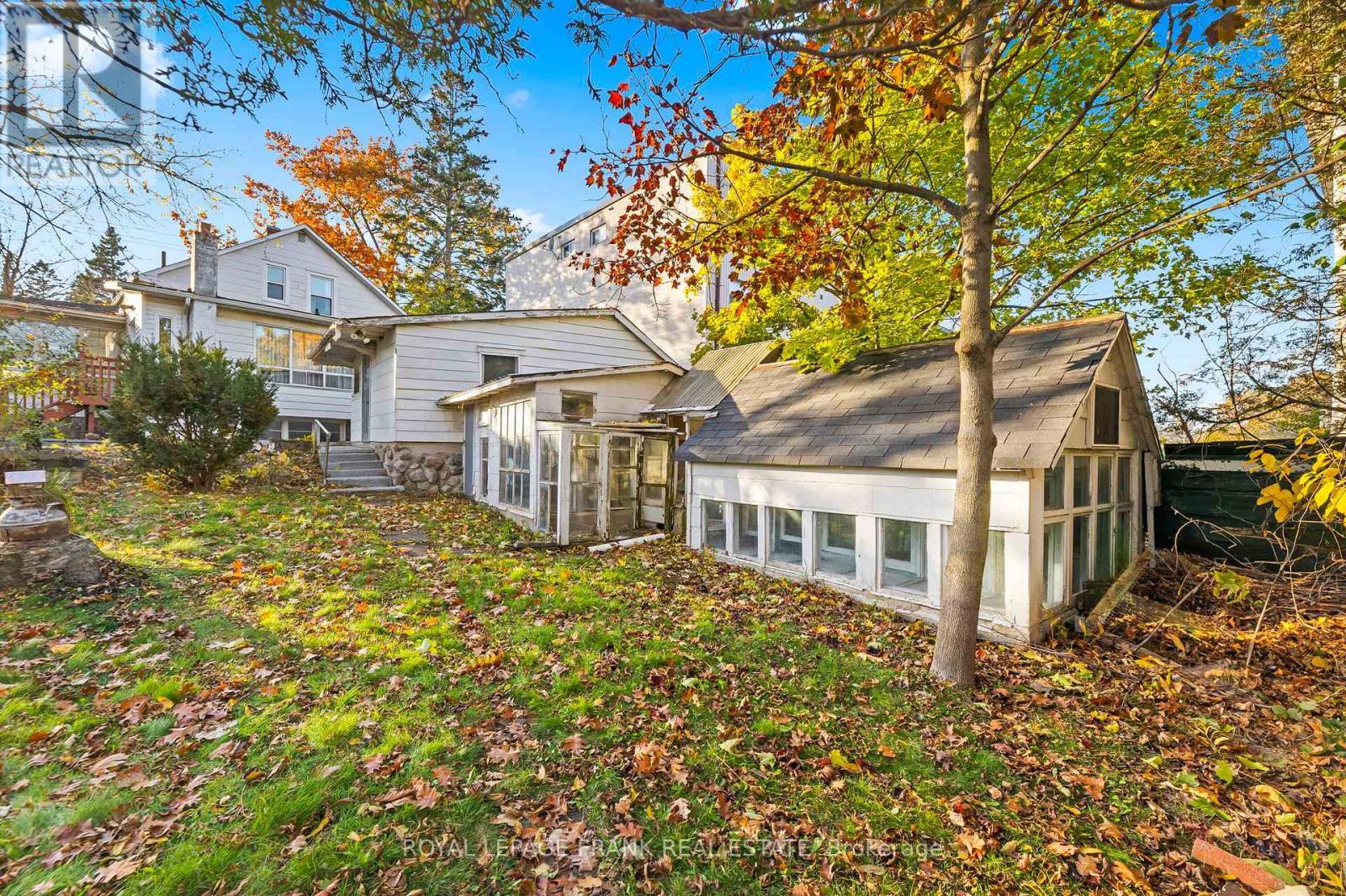 












1627 DUFFERIN STREET

,
Whitby (Port Whitby),




Ontario
L1N1B3

