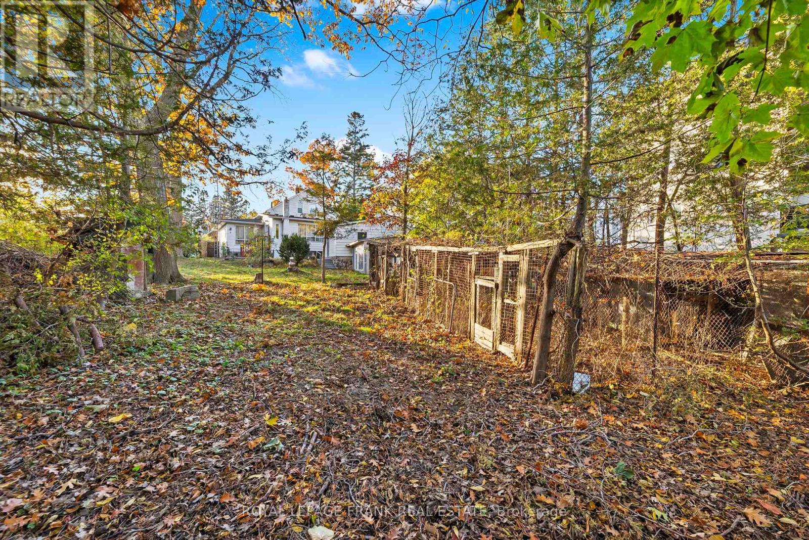 












1627 DUFFERIN STREET

,
Whitby (Port Whitby),




Ontario
L1N1B3

