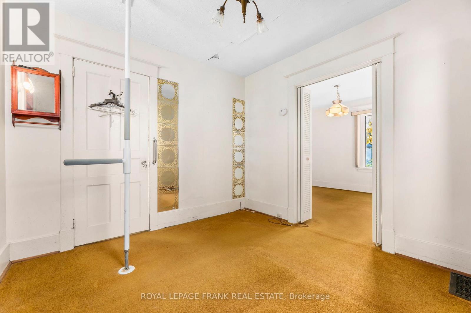 












1627 DUFFERIN STREET

,
Whitby (Port Whitby),




Ontario
L1N1B3

