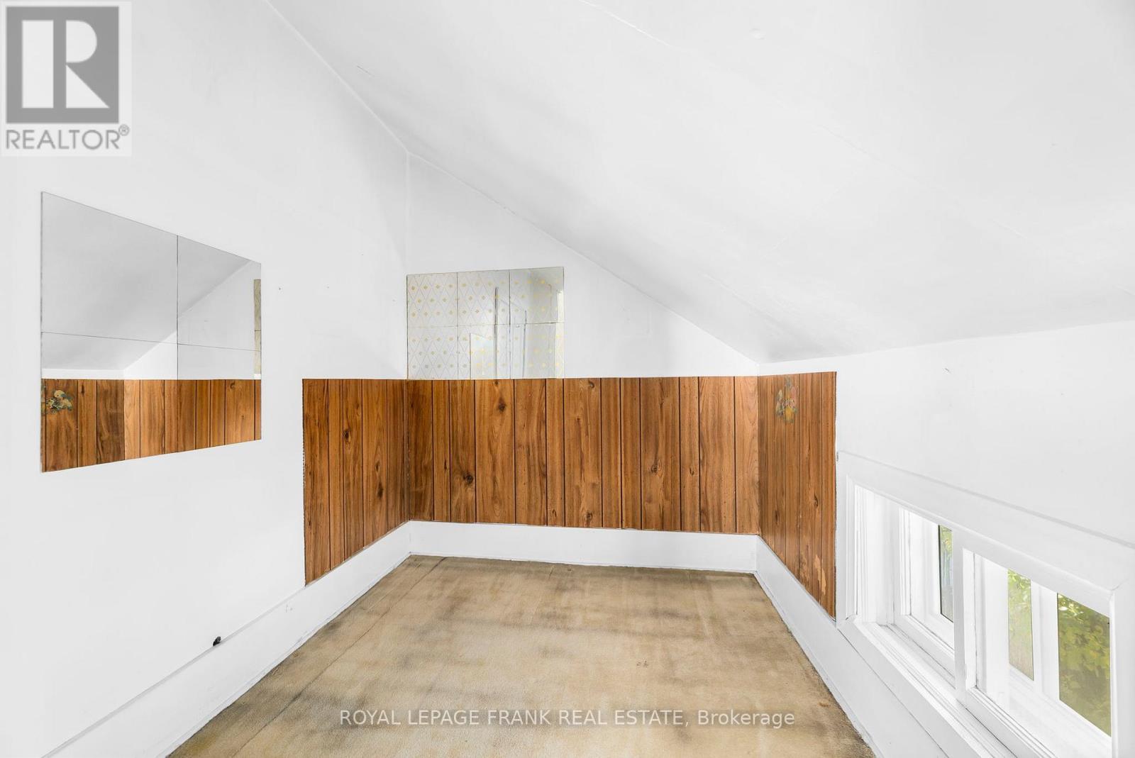 












1627 DUFFERIN STREET

,
Whitby (Port Whitby),




Ontario
L1N1B3

