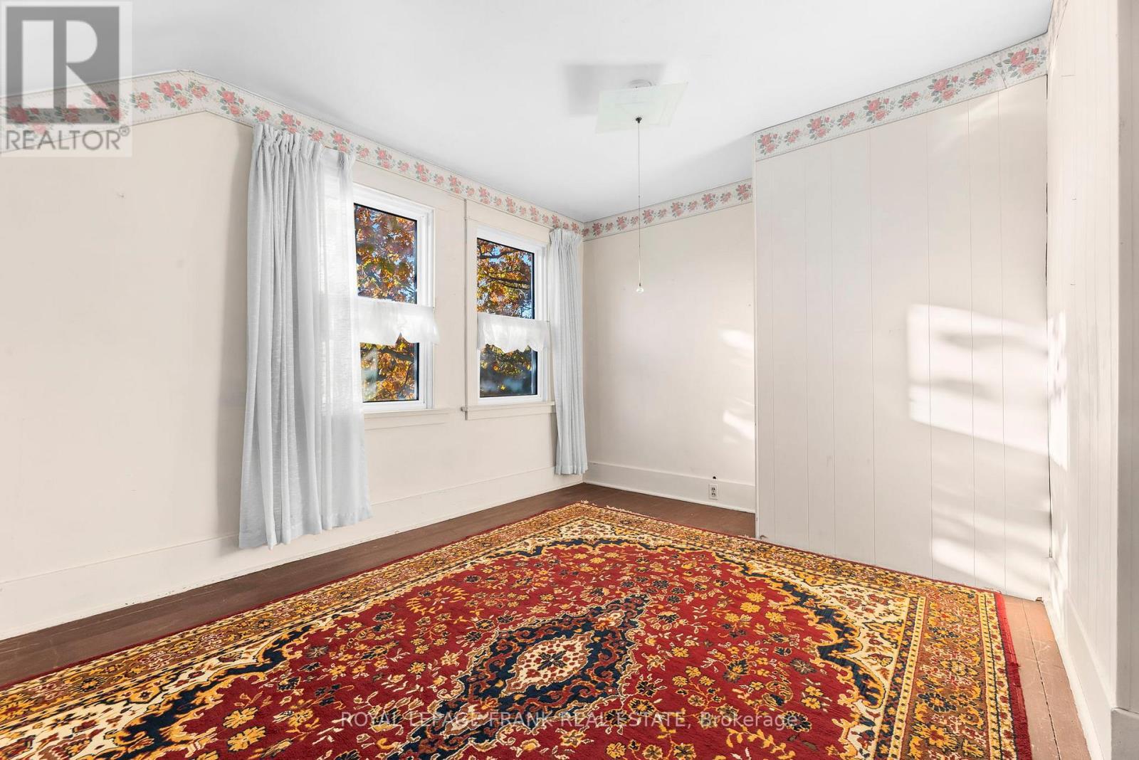 












1627 DUFFERIN STREET

,
Whitby (Port Whitby),




Ontario
L1N1B3

