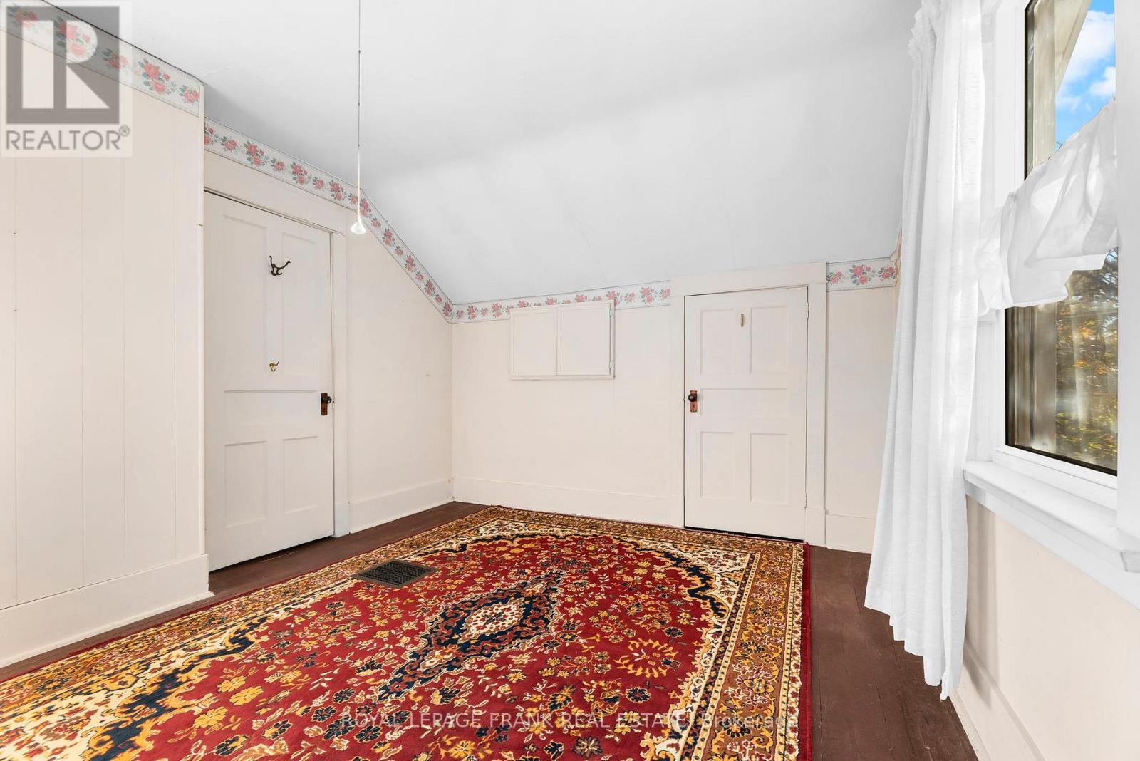 












1627 DUFFERIN STREET

,
Whitby (Port Whitby),




Ontario
L1N1B3

