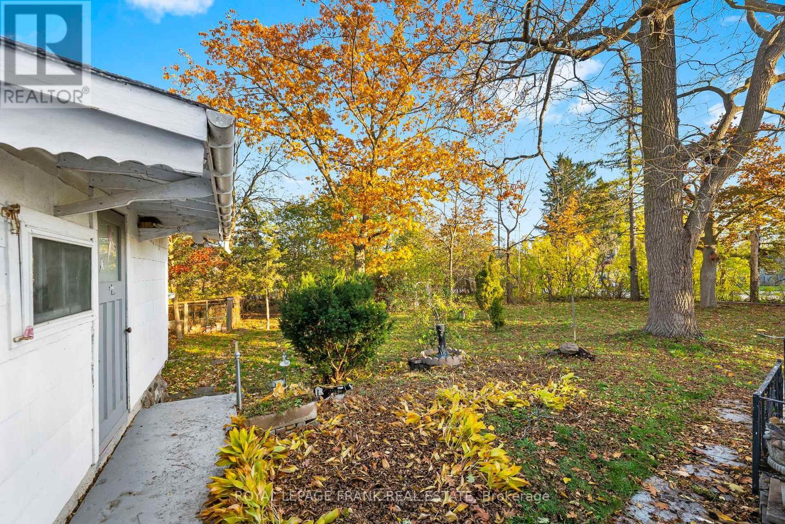 












1627 DUFFERIN STREET

,
Whitby (Port Whitby),




Ontario
L1N1B3

