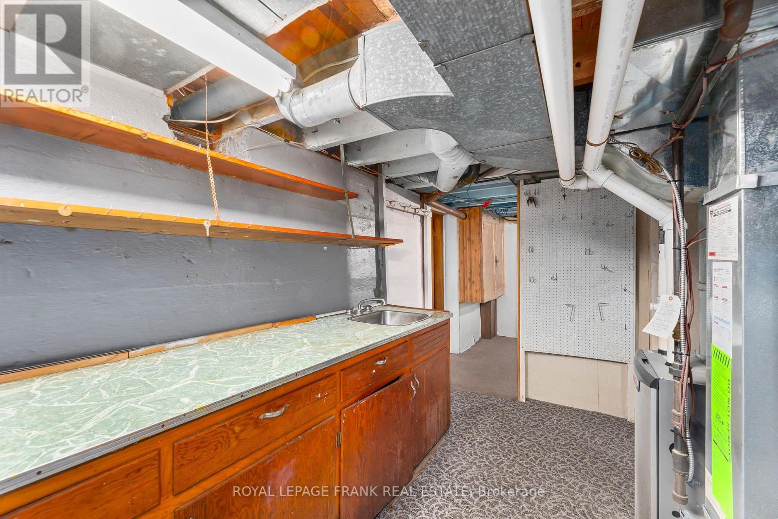 












1627 DUFFERIN STREET

,
Whitby (Port Whitby),




Ontario
L1N1B3

