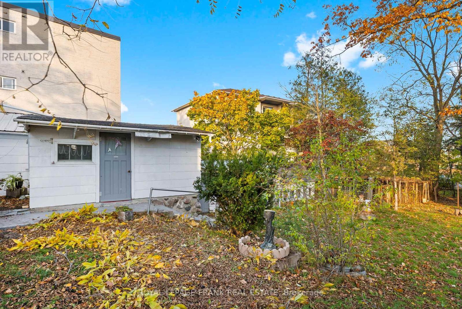 












1627 DUFFERIN STREET

,
Whitby (Port Whitby),




Ontario
L1N1B3

