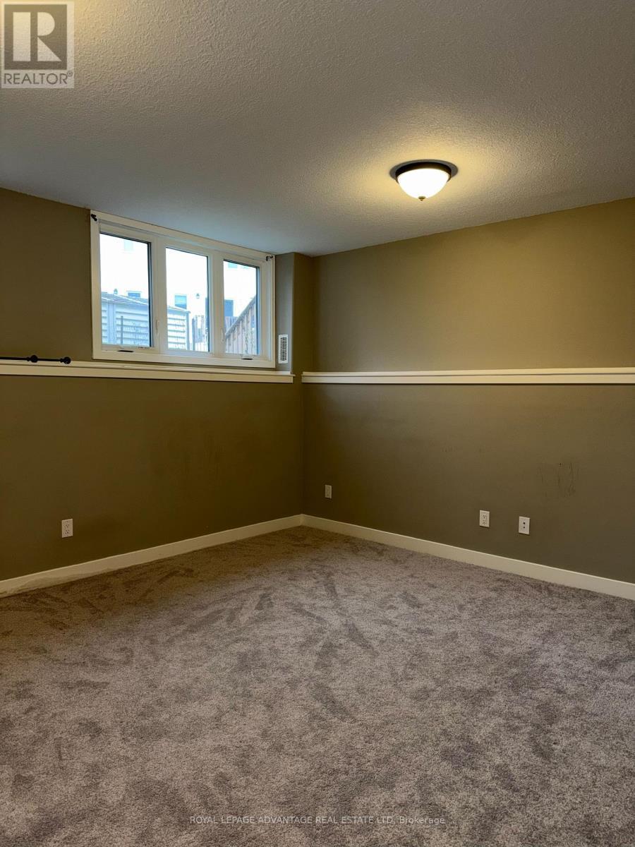 












5 STAPLES BOULEVARD

,
Smiths Falls,




Ontario
K7A0A2

