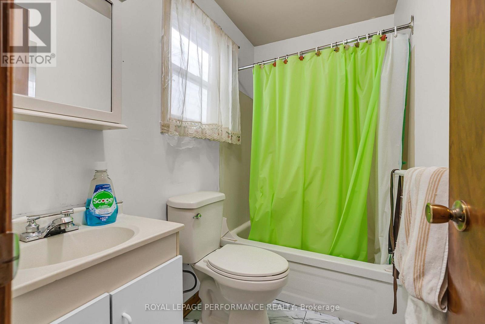 












320 ST FELIX STREET

,
Cornwall,




Ontario
K6H5A6

