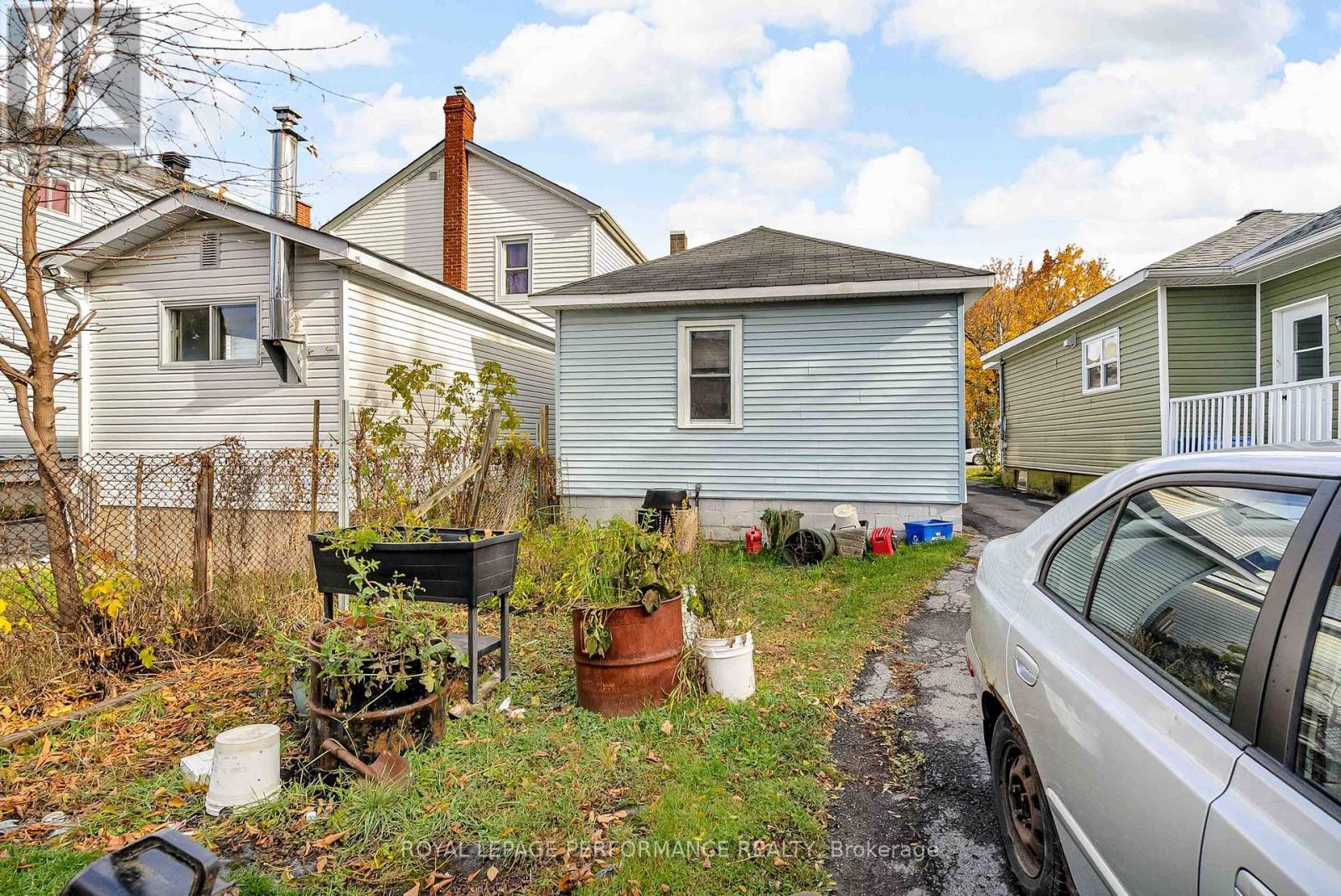 












320 ST FELIX STREET

,
Cornwall,




Ontario
K6H5A6

