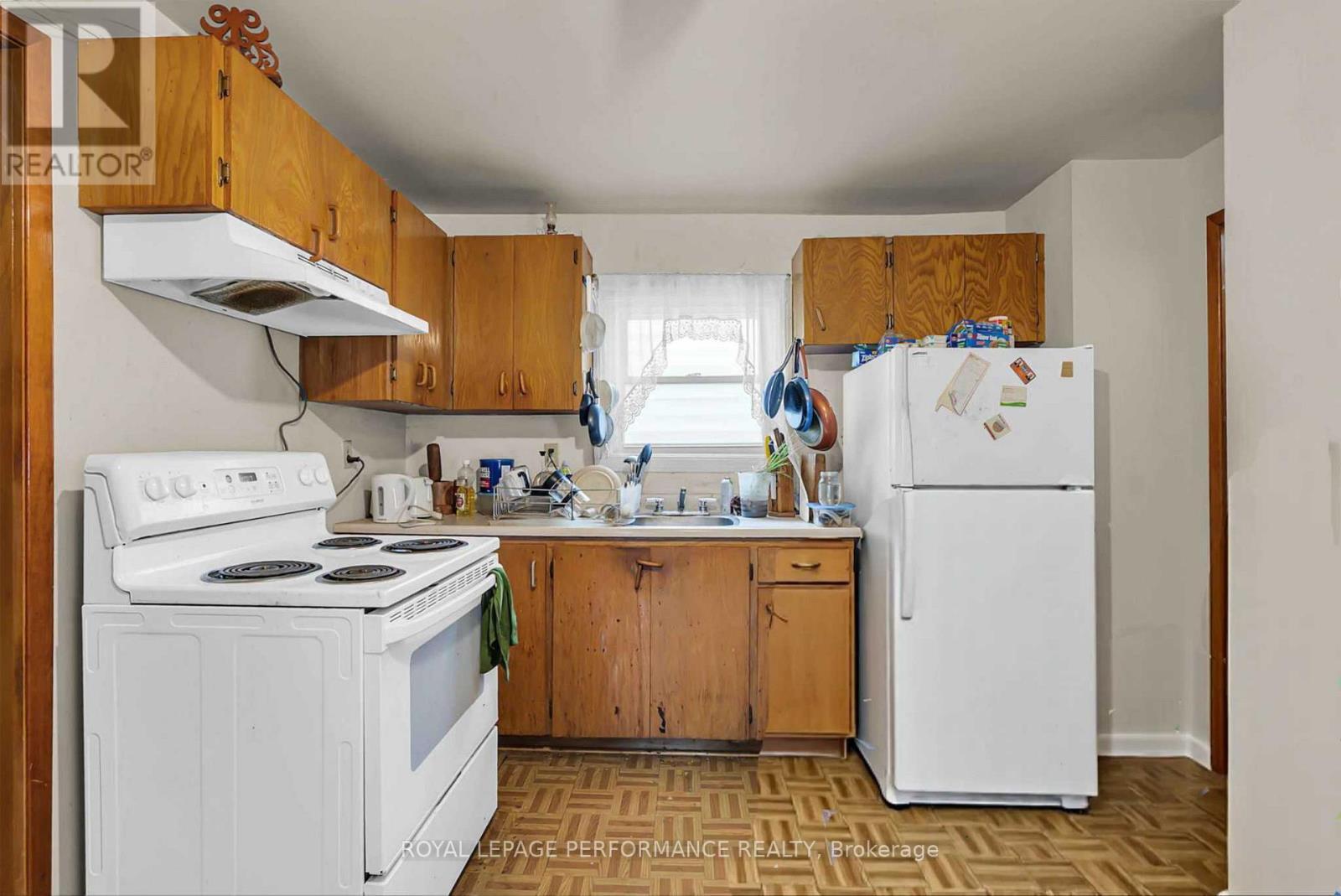 












320 ST FELIX STREET

,
Cornwall,




Ontario
K6H5A6

