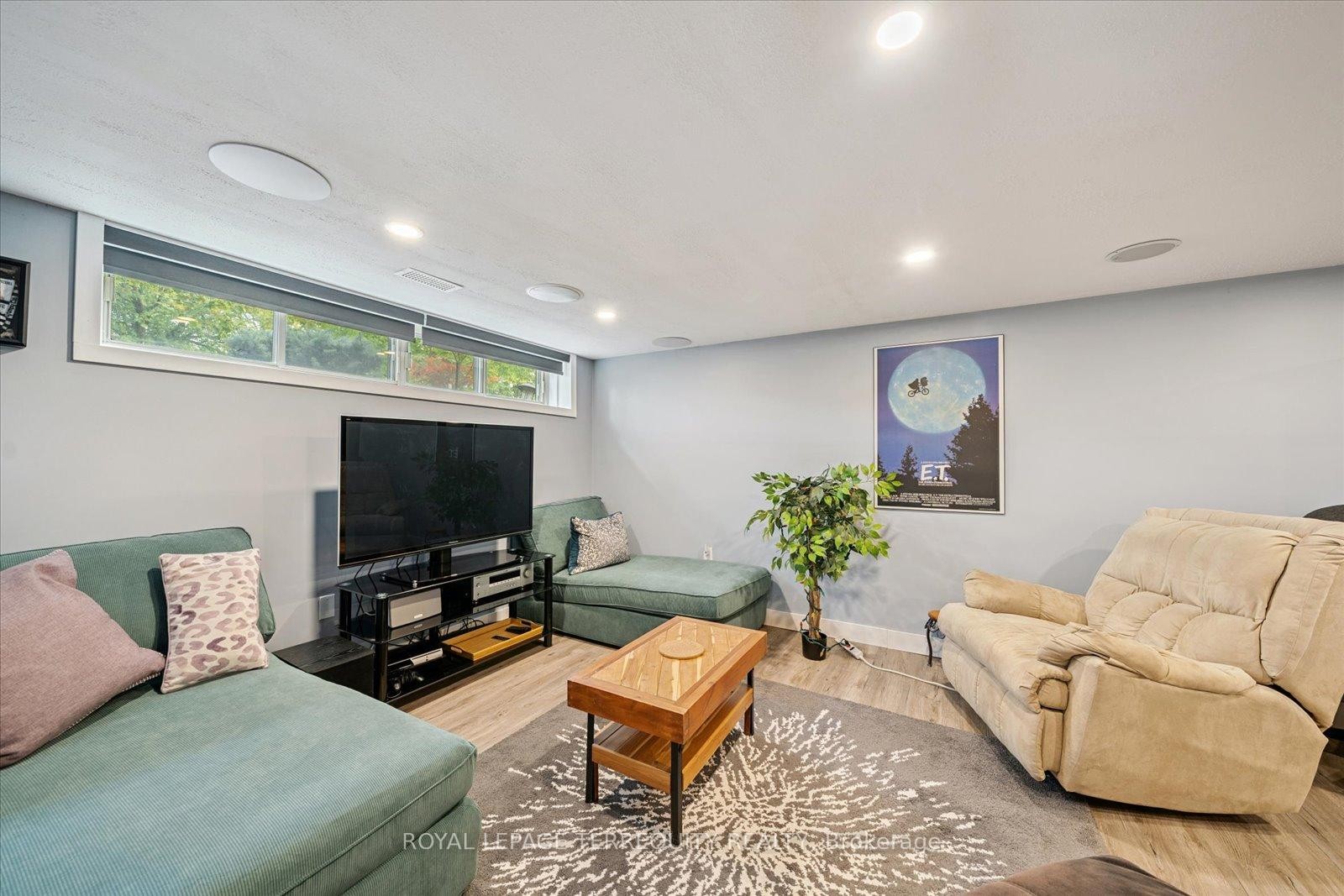 









1201


Kingsholm

Drive,
Mississauga,




ON
L4Y 2H1

