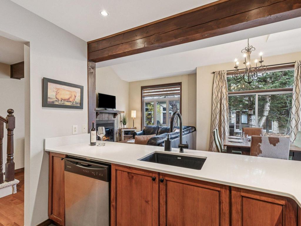 









1621


Ch. du Golf

,
Mont-Tremblant,




QC
J8E2K6

