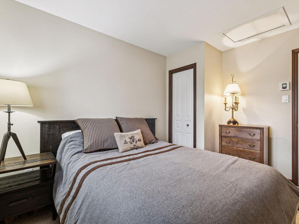 









1621


Ch. du Golf

,
Mont-Tremblant,




QC
J8E2K6

