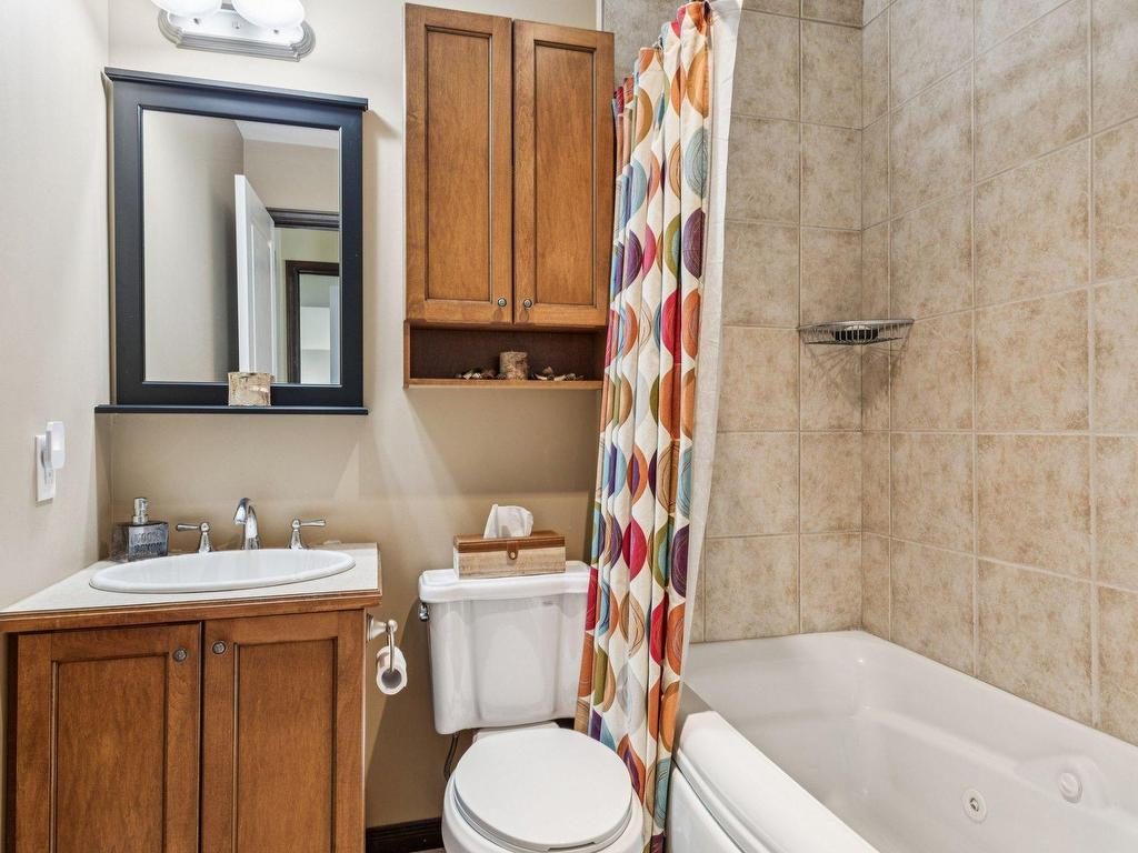 









1621


Ch. du Golf

,
Mont-Tremblant,




QC
J8E2K6

