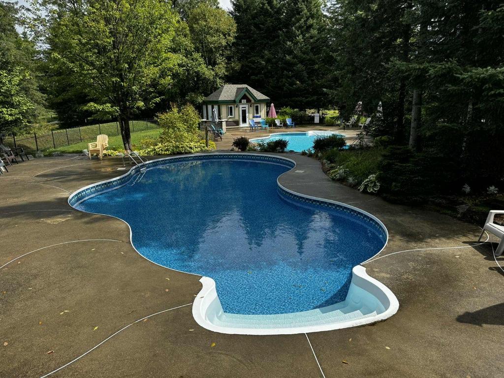 









1621


Ch. du Golf

,
Mont-Tremblant,




QC
J8E2K6

