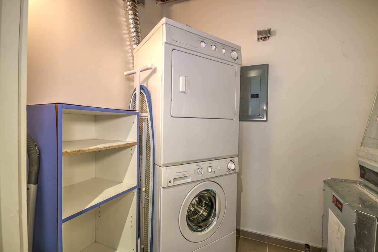 









350


Boul. De Maisonneuve O.

, 2501,
Montréal (Ville-Marie),




QC
H3A0B4

