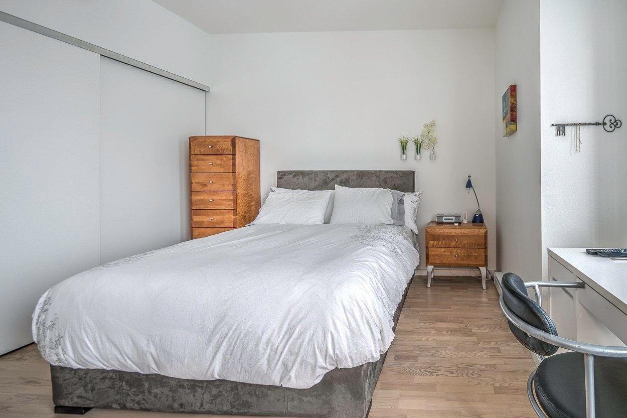 









350


Boul. De Maisonneuve O.

, 2501,
Montréal (Ville-Marie),




QC
H3A0B4

