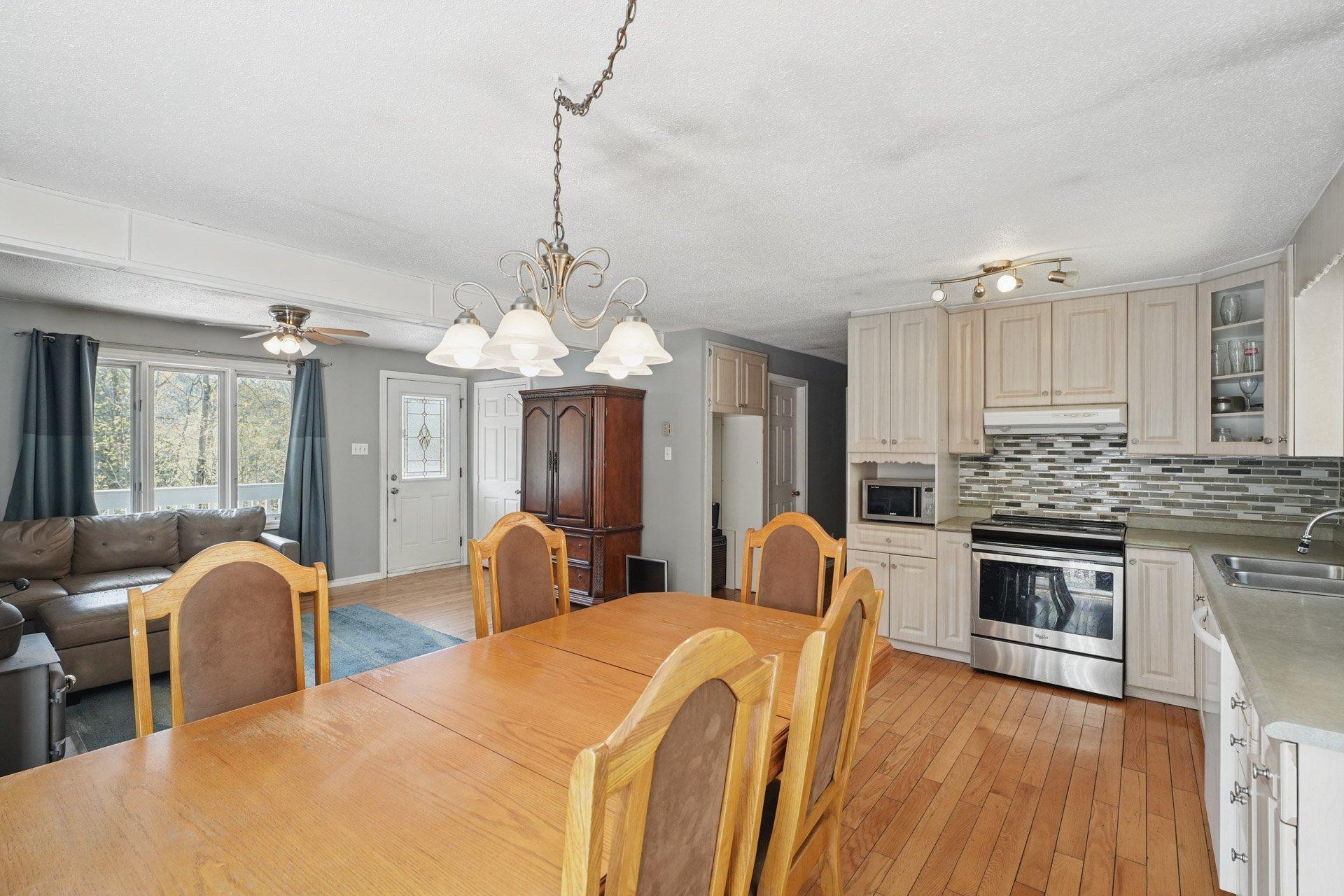 









173


Rue du Lac-Tranquille

,
Denholm,




QC
J8N9H1

