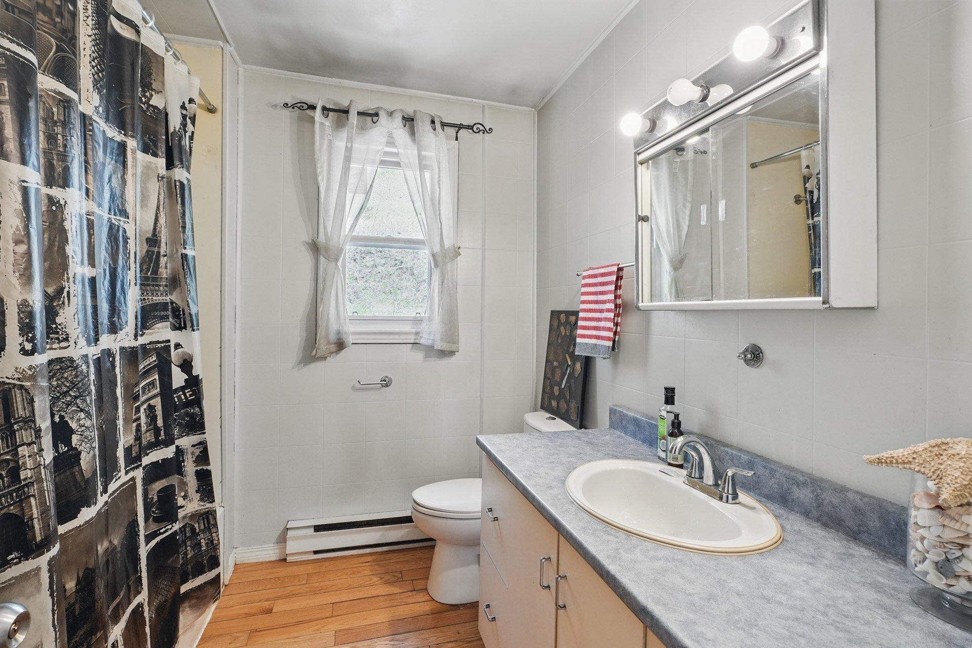 









173


Rue du Lac-Tranquille

,
Denholm,




QC
J8N9H1

