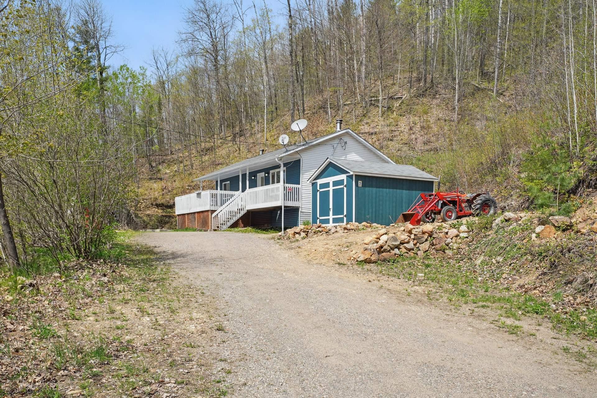 









173


Rue du Lac-Tranquille

,
Denholm,




QC
J8N9H1

