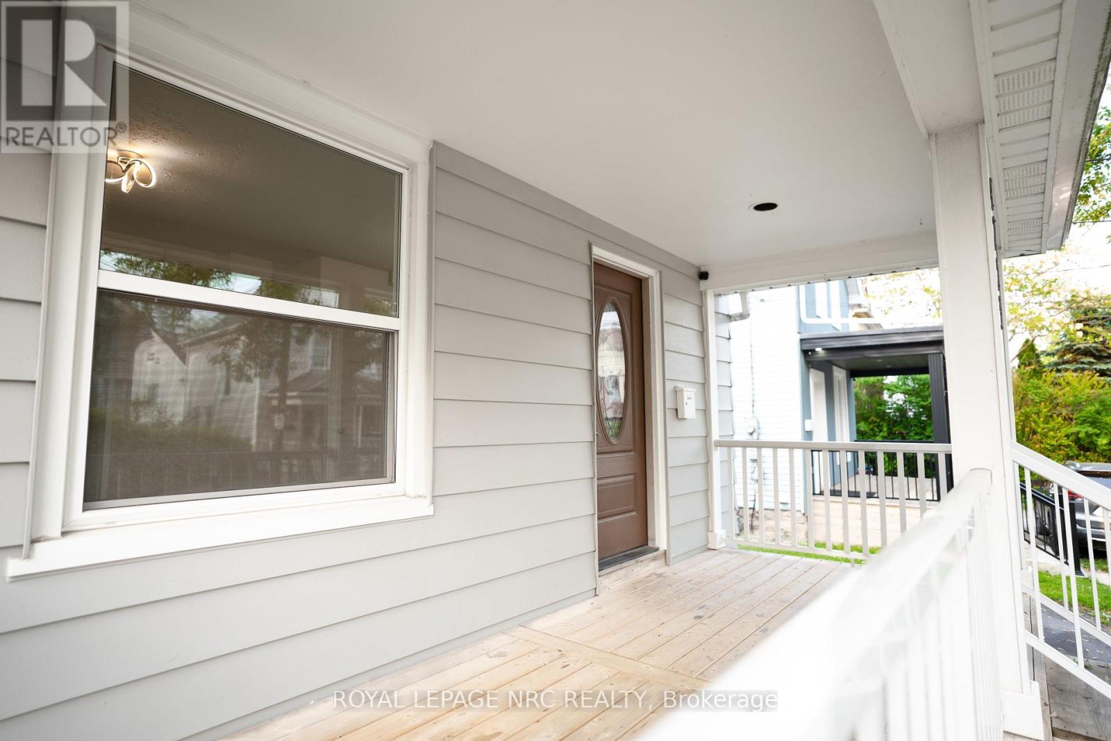 












4713 COOKMAN CRESCENT

,
Niagara Falls (Downtown),




Ontario
L2E1C1

