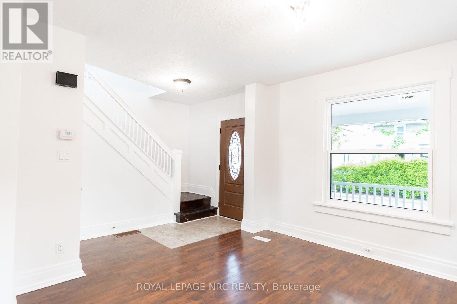 












4713 COOKMAN CRESCENT

,
Niagara Falls (Downtown),




Ontario
L2E1C1

