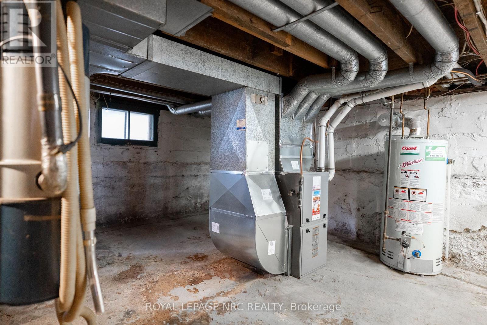 












4713 COOKMAN CRESCENT

,
Niagara Falls (Downtown),




Ontario
L2E1C1

