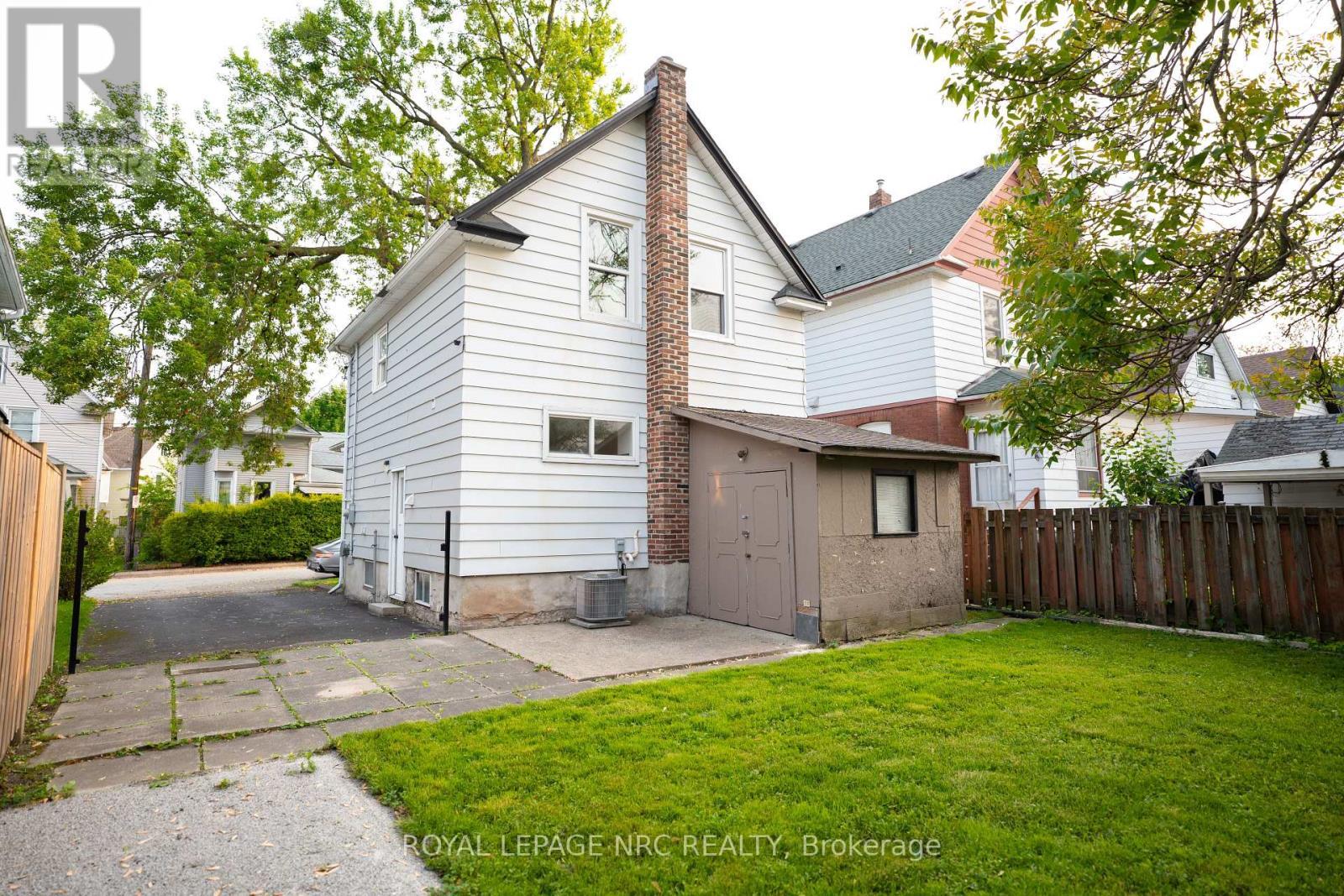 












4713 COOKMAN CRESCENT

,
Niagara Falls (Downtown),




Ontario
L2E1C1


