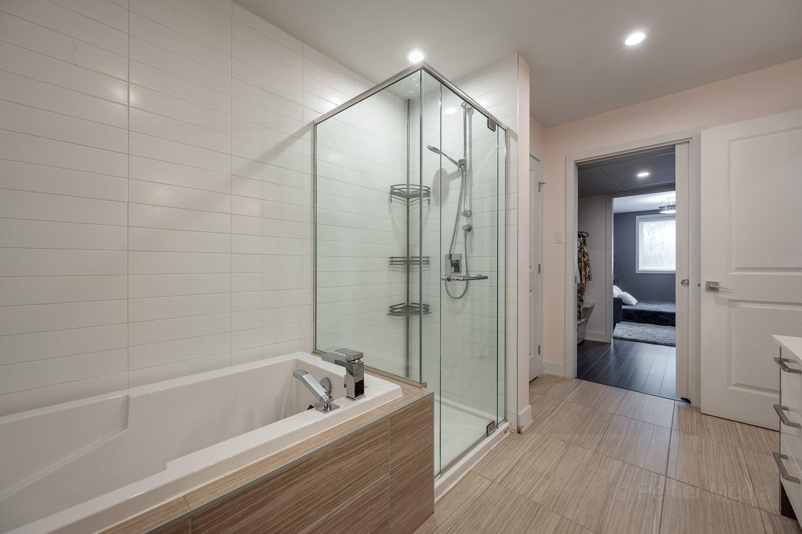 









75


Av. des Frênes

,
Pointe-Claire,




QC
H9R0C8

