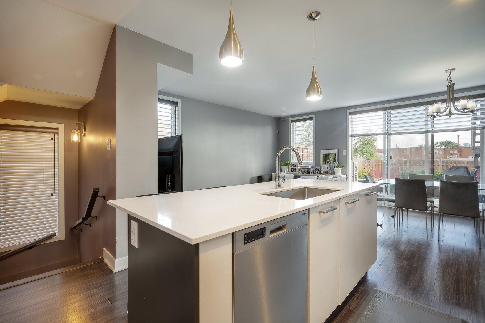 









75


Av. des Frênes

,
Pointe-Claire,




QC
H9R0C8

