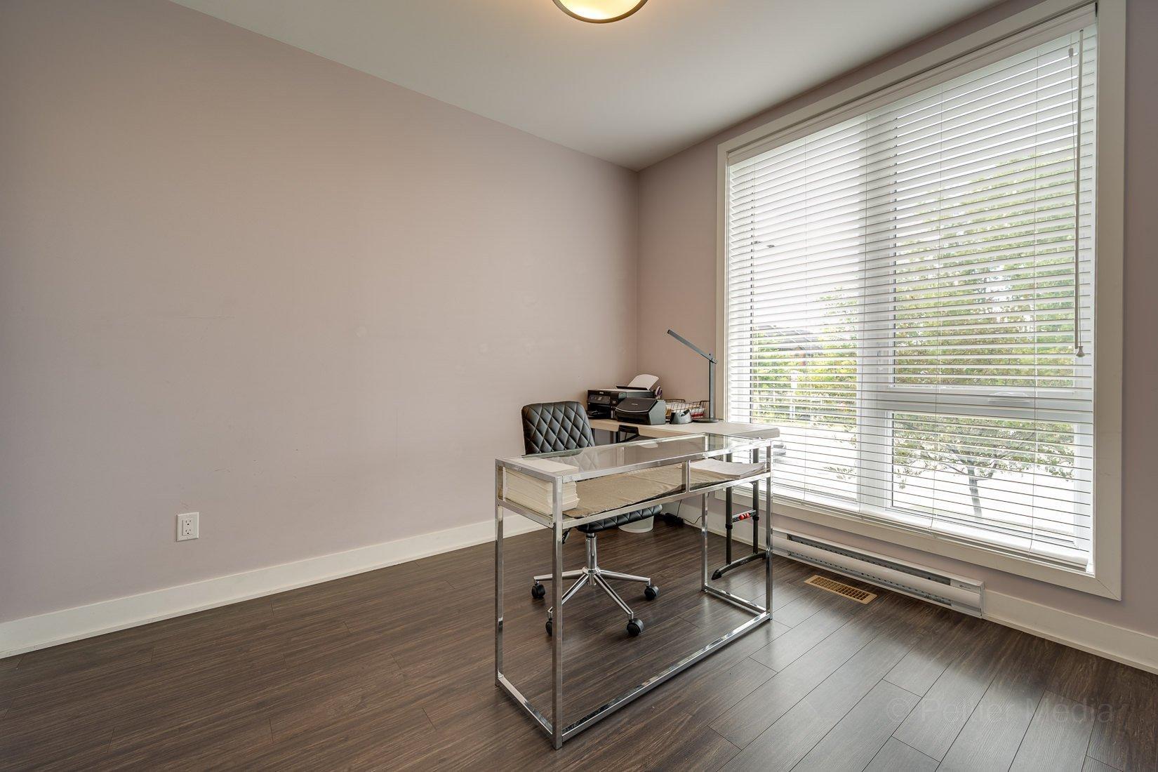 









75


Av. des Frênes

,
Pointe-Claire,




QC
H9R0C8

