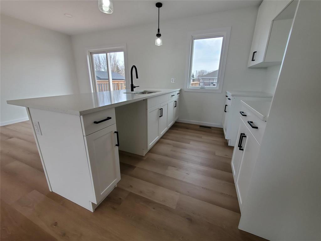 












466 St Alphonse Avenue

,
Ste Anne,




Manitoba
R5H1B6

