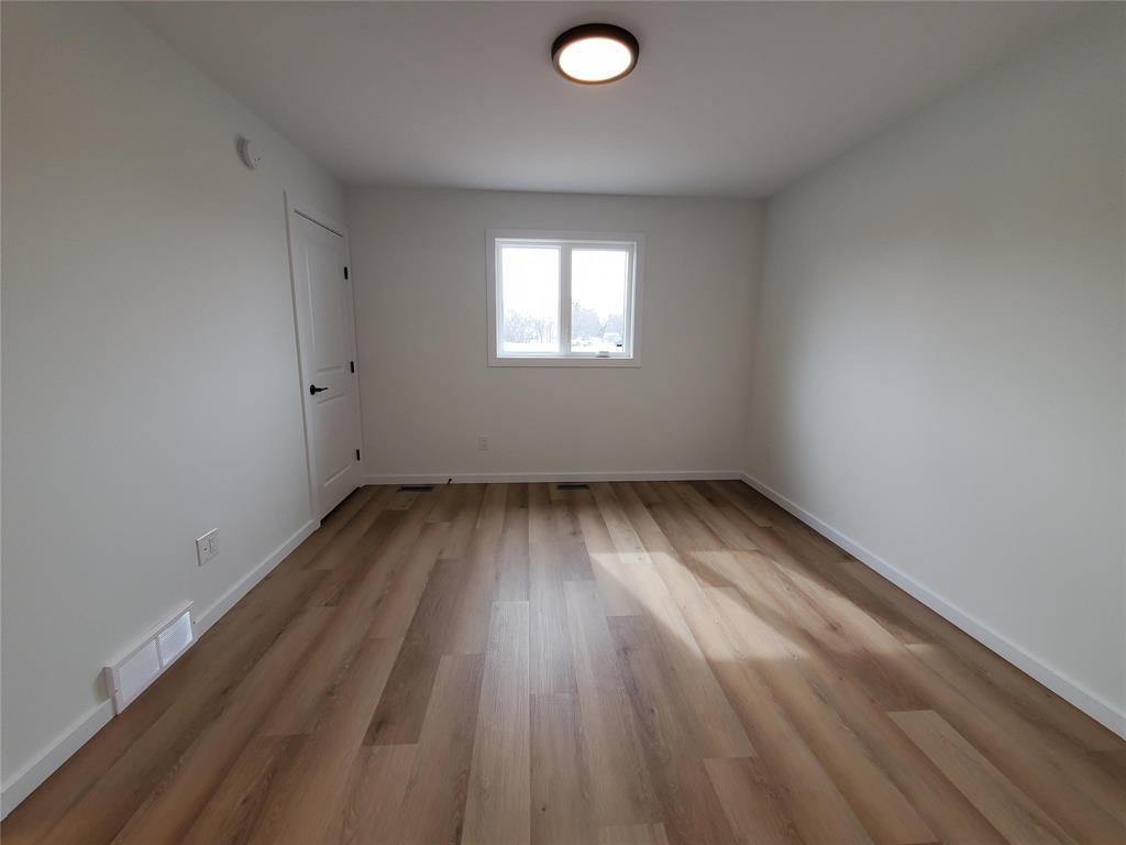 












466 St Alphonse Avenue

,
Ste Anne,




Manitoba
R5H1B6

