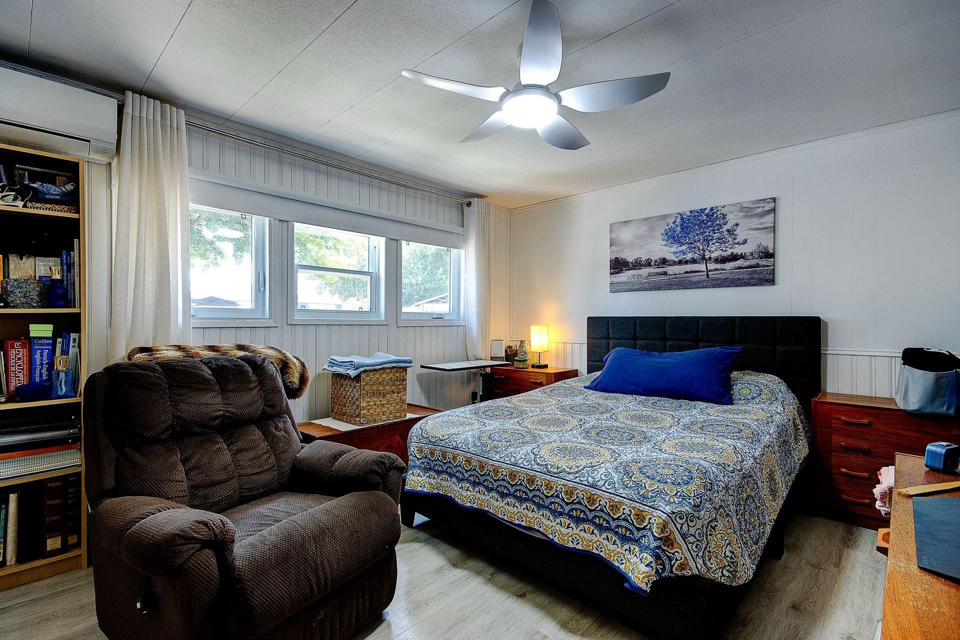 









3950


Boul. Sir-Wilfrid-Laurier

, 6,
Longueuil (Saint-Hubert),




QC
J3Y5Y9

