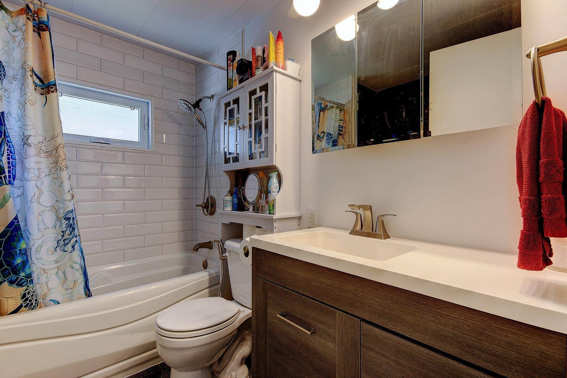 









3950


Boul. Sir-Wilfrid-Laurier

, 6,
Longueuil (Saint-Hubert),




QC
J3Y5Y9

