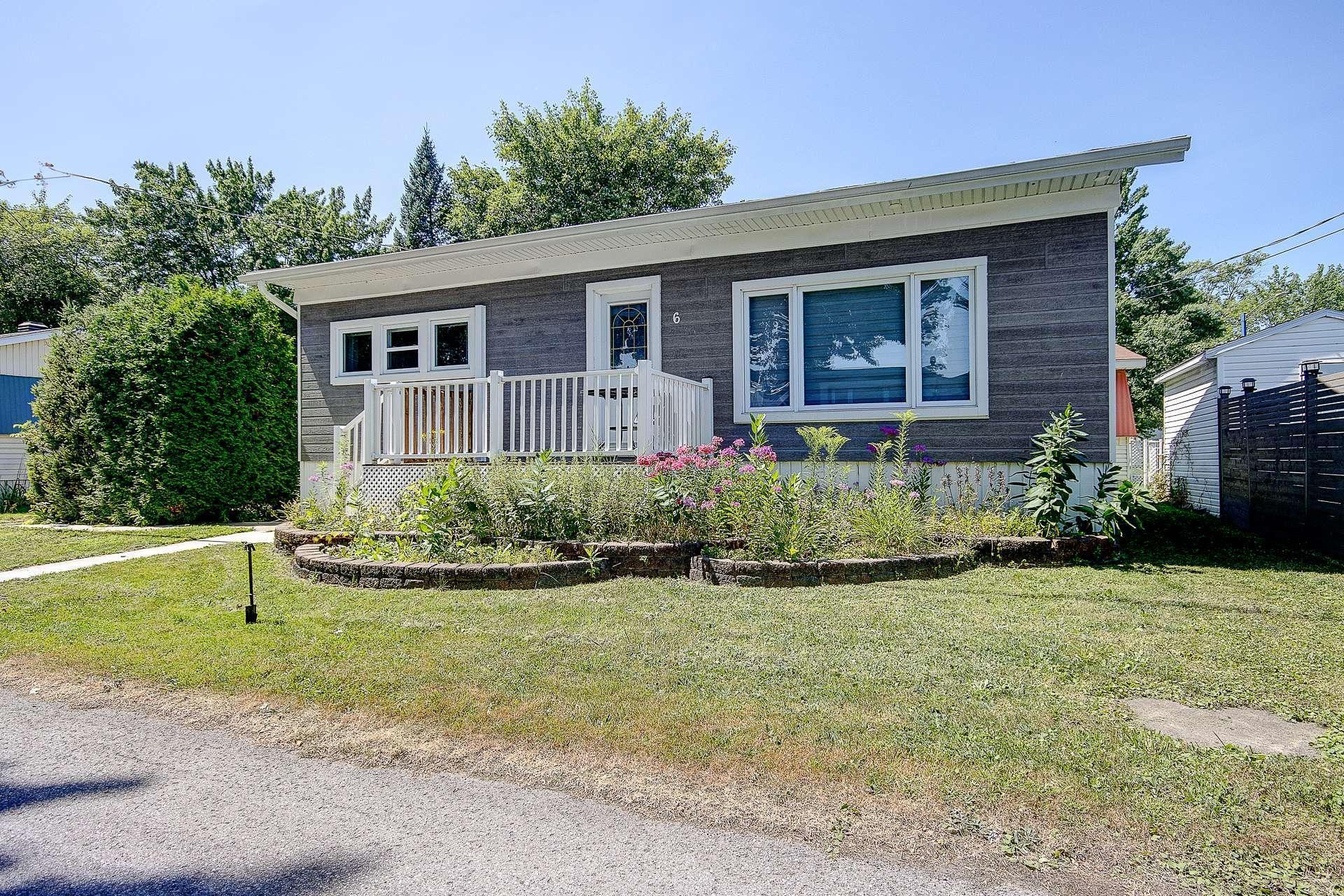 









3950


Boul. Sir-Wilfrid-Laurier

, 6,
Longueuil (Saint-Hubert),




QC
J3Y5Y9

