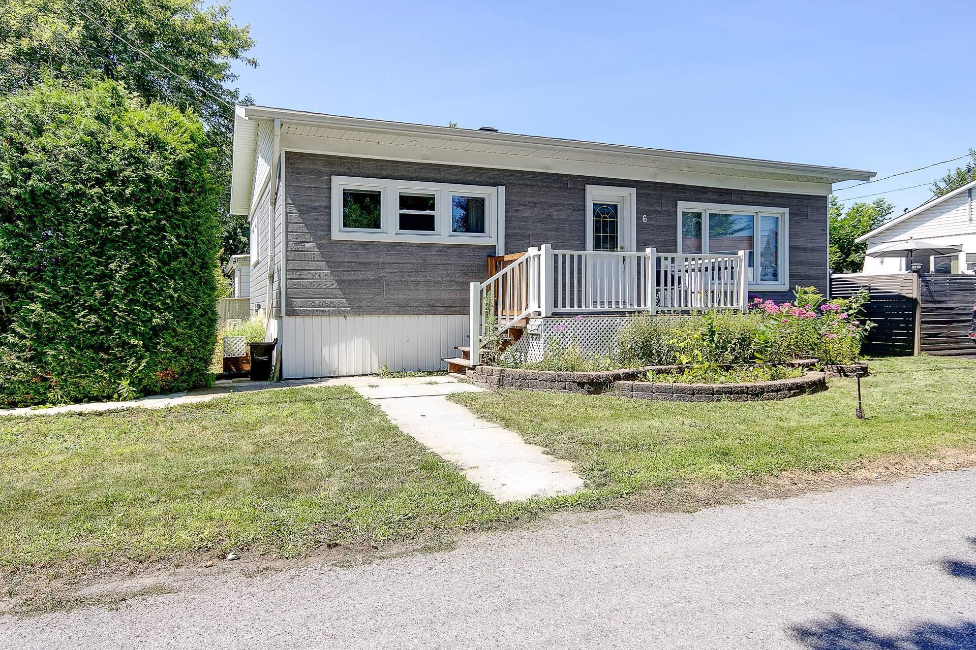 









3950


Boul. Sir-Wilfrid-Laurier

, 6,
Longueuil (Saint-Hubert),




QC
J3Y5Y9

