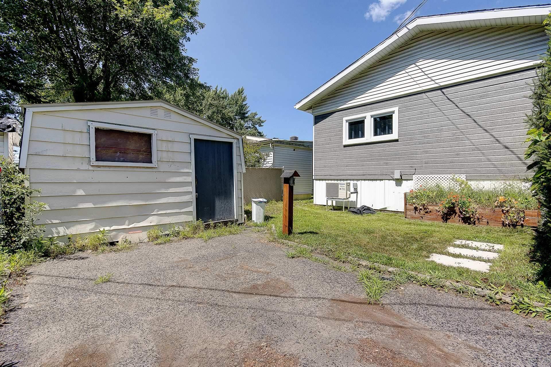 









3950


Boul. Sir-Wilfrid-Laurier

, 6,
Longueuil (Saint-Hubert),




QC
J3Y5Y9

