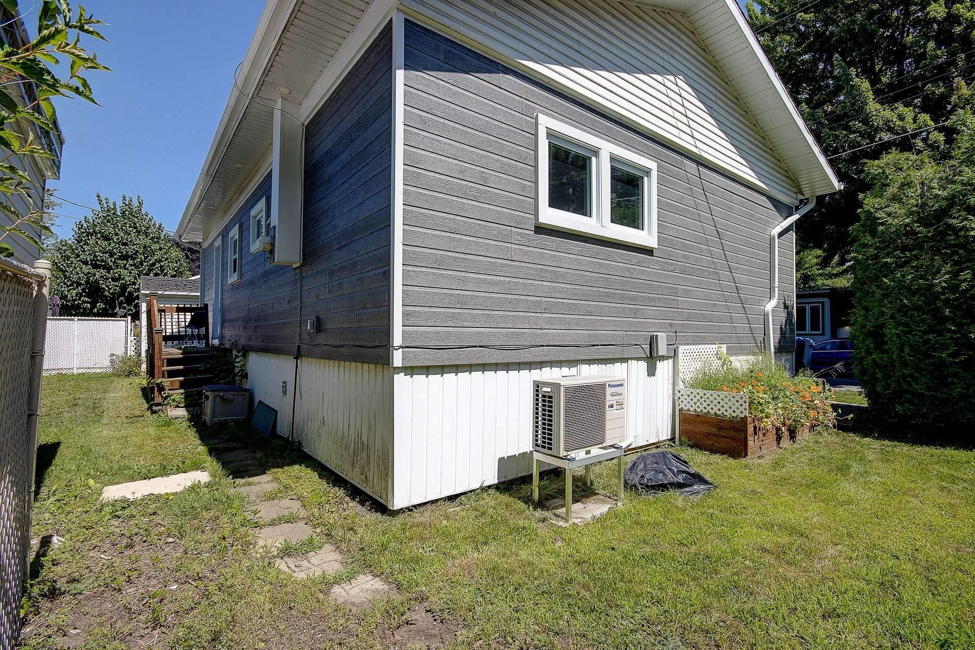 









3950


Boul. Sir-Wilfrid-Laurier

, 6,
Longueuil (Saint-Hubert),




QC
J3Y5Y9

