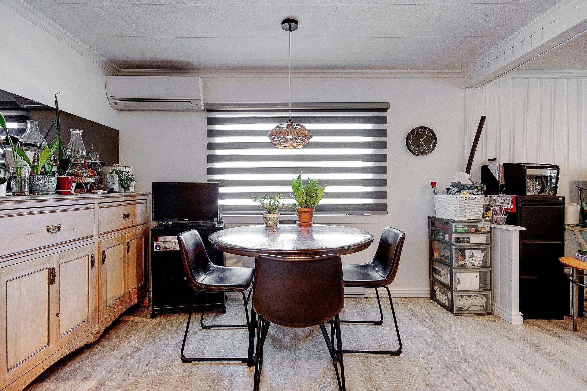 









3950


Boul. Sir-Wilfrid-Laurier

, 6,
Longueuil (Saint-Hubert),




QC
J3Y5Y9

