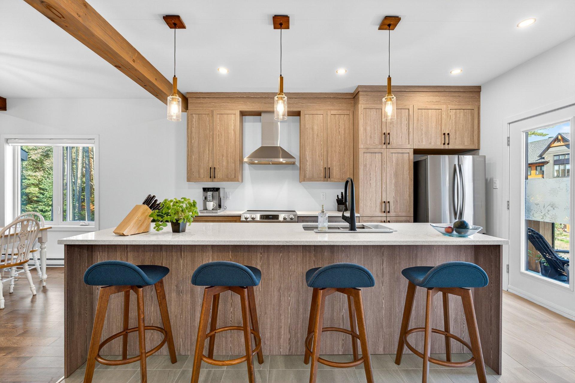 









580


Rue Charlie-Forbell

,
Mont-Tremblant,




QC
J8E0N6

