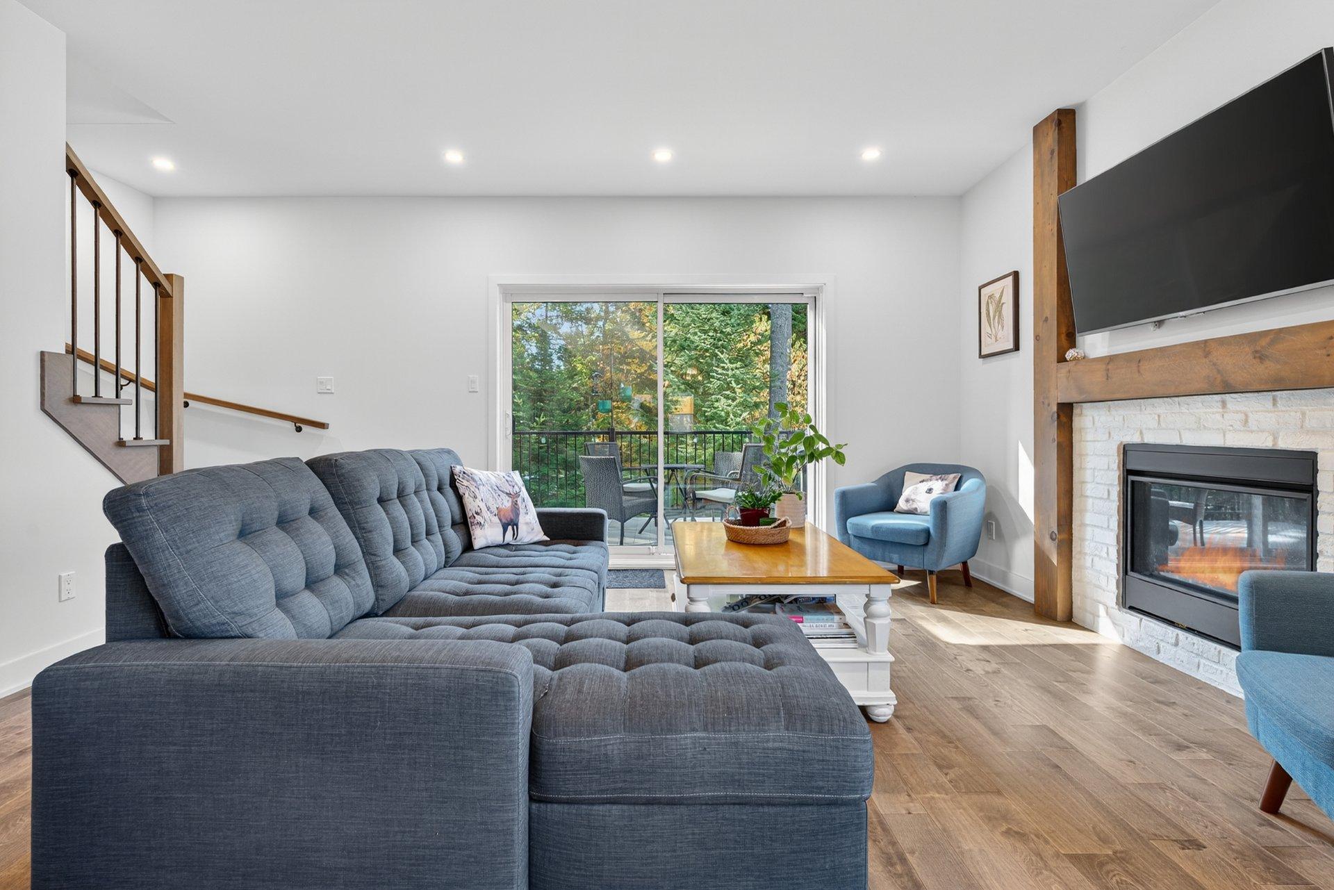 









580


Rue Charlie-Forbell

,
Mont-Tremblant,




QC
J8E0N6

