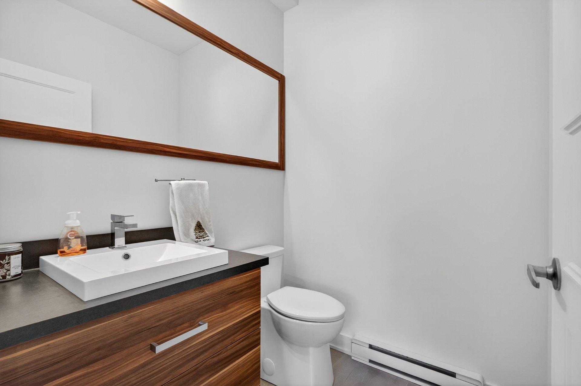 









580


Rue Charlie-Forbell

,
Mont-Tremblant,




QC
J8E0N6

