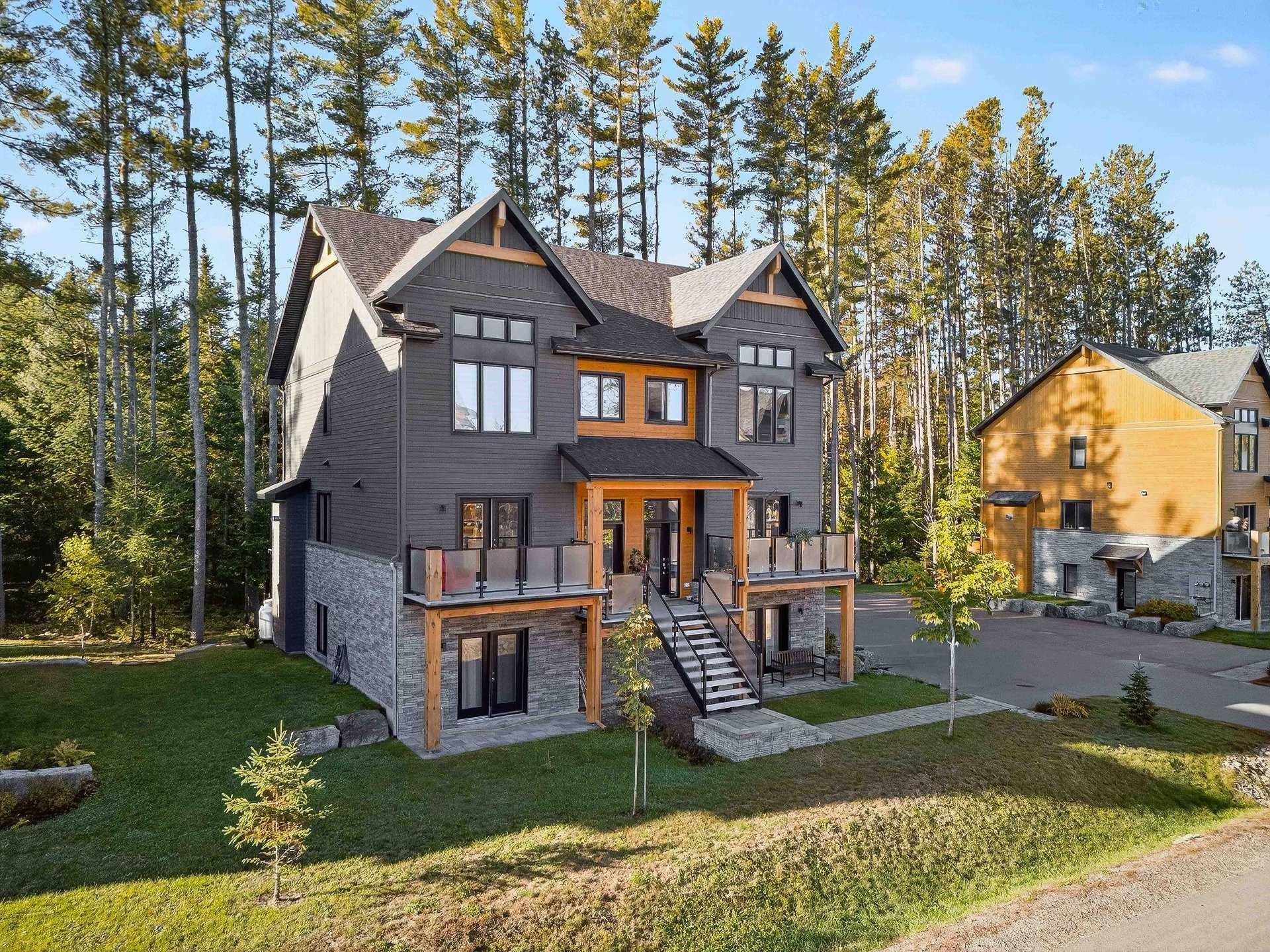 









580


Rue Charlie-Forbell

,
Mont-Tremblant,




QC
J8E0N6

