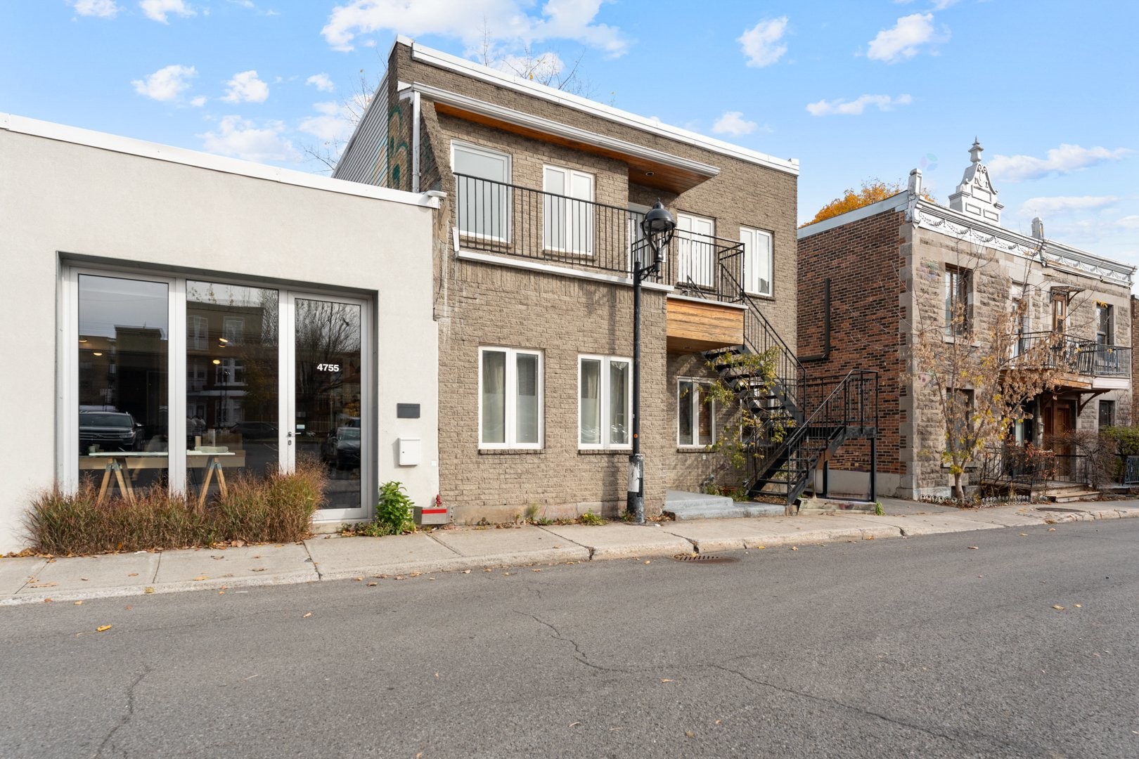 









4753


Rue Pontiac

, 4,
Montréal (Le Plateau-Mont-Royal),




QC
H2J2T4

