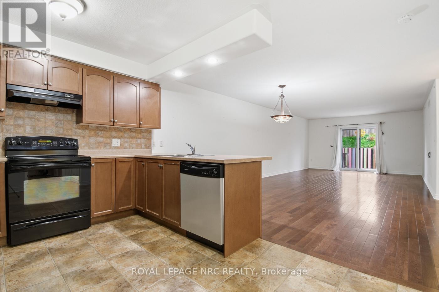 












18 BLUEGRASS CRESCENT

,
St. Catharines (Oakdale),




Ontario
L2P0A7

