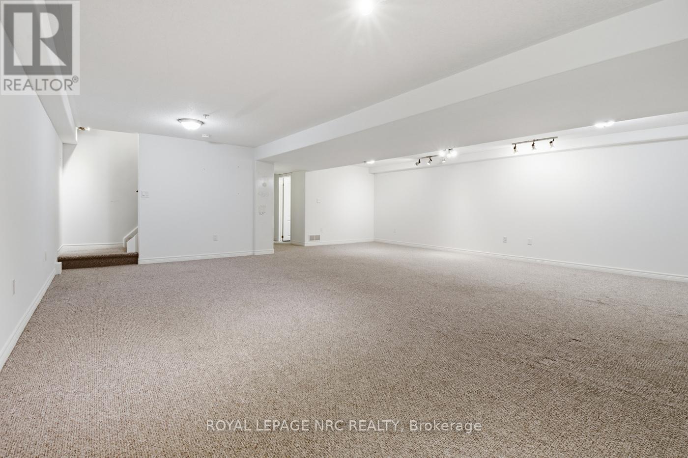 












18 BLUEGRASS CRESCENT

,
St. Catharines (Oakdale),




Ontario
L2P0A7

