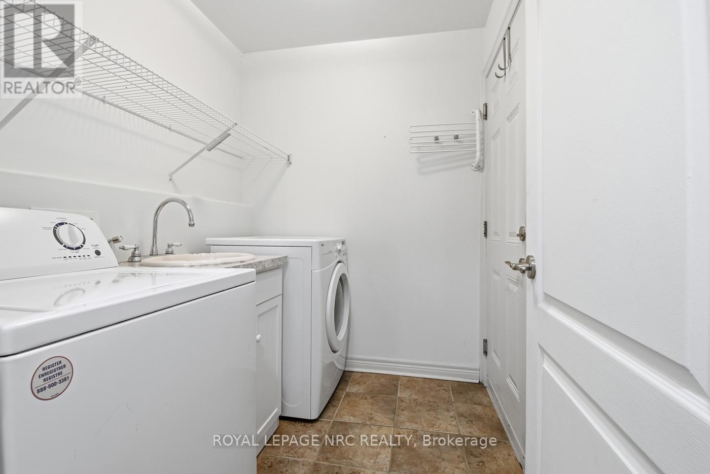 












18 BLUEGRASS CRESCENT

,
St. Catharines (Oakdale),




Ontario
L2P0A7

