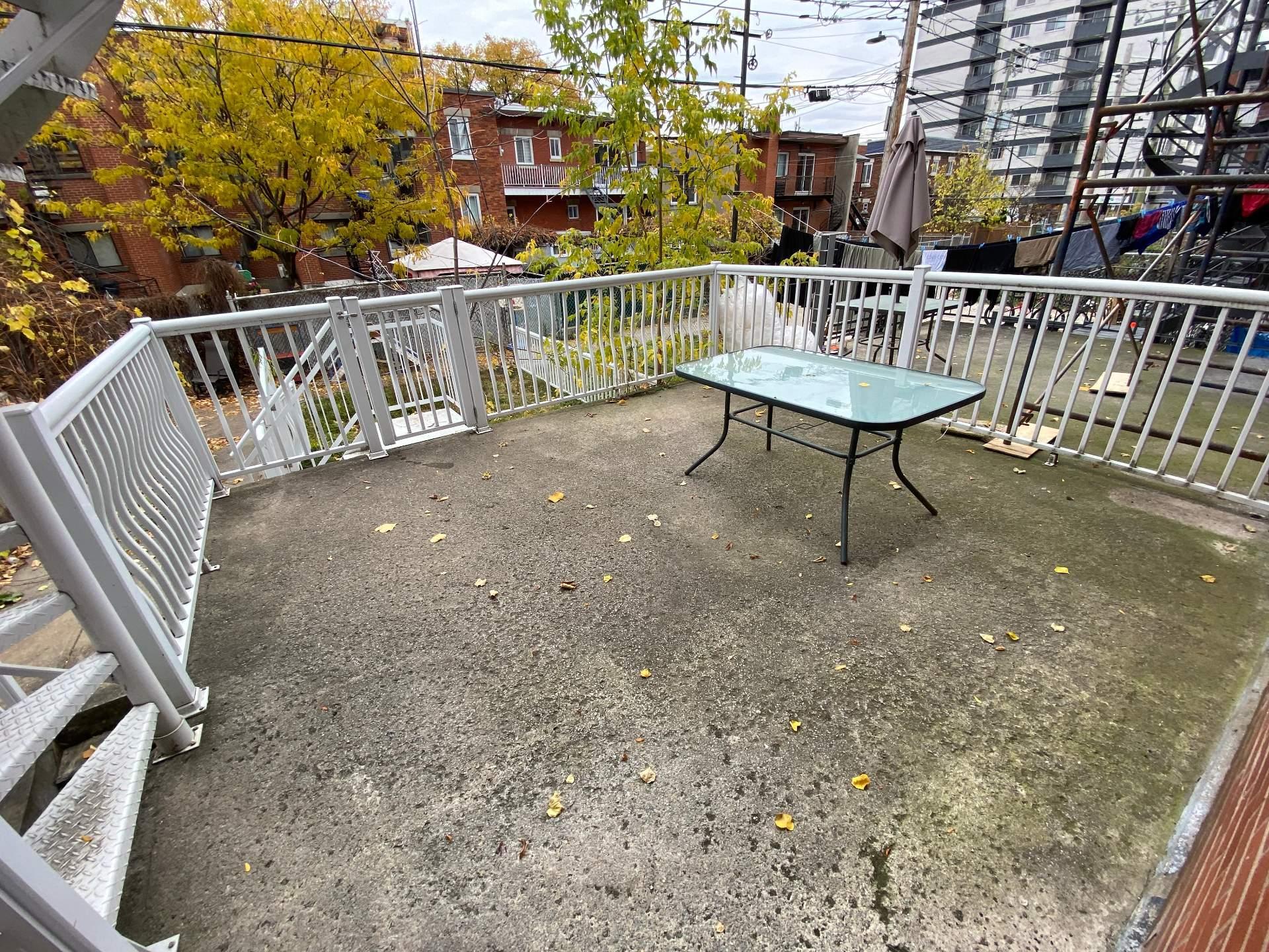 









7455


Rue Cartier

, 3,
Montréal (Villeray/Saint-Michel/Parc-Extension),




QC
H2E2J4

