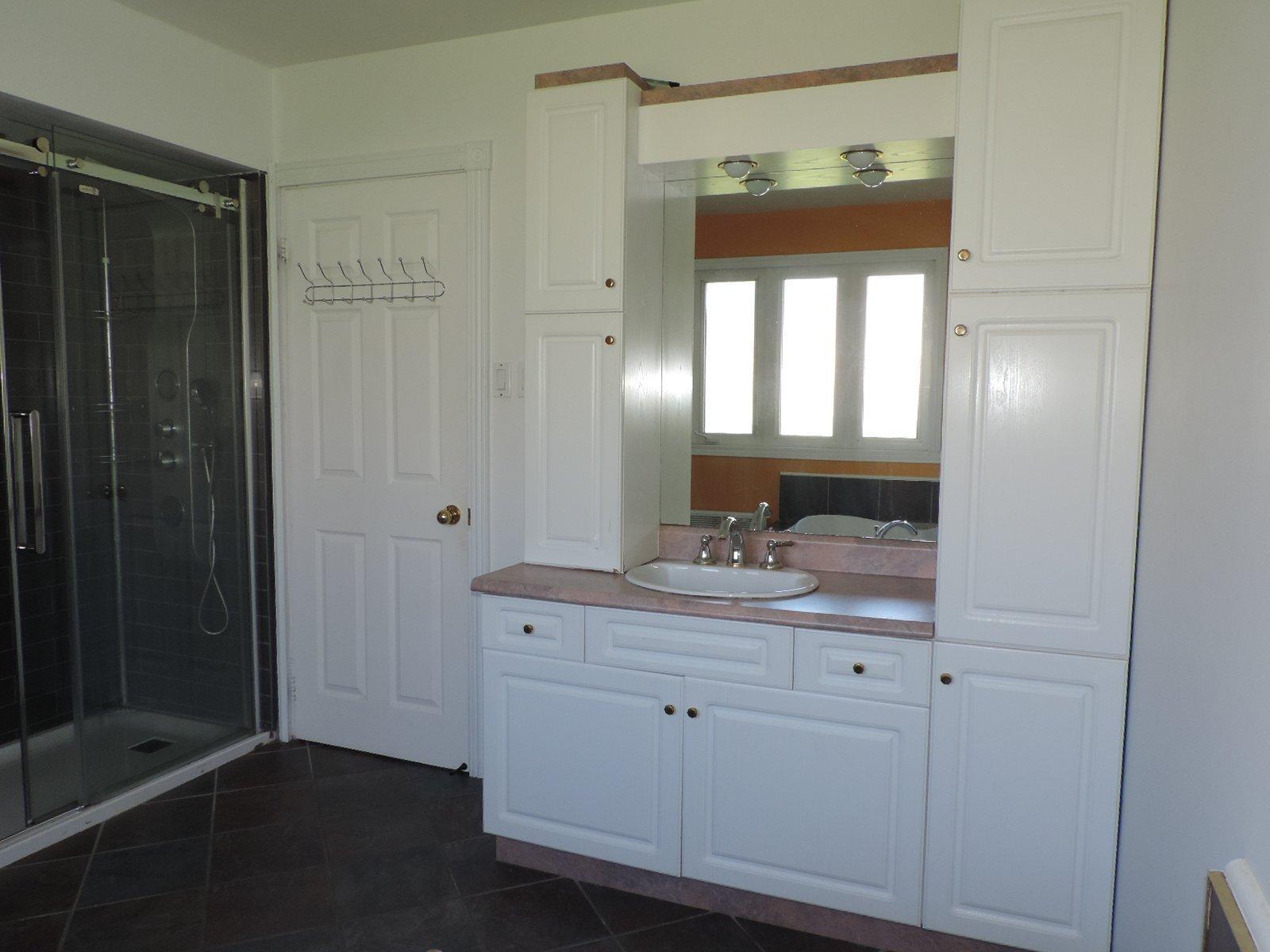 









58


Rue des Peupliers

,
Lebel-sur-Quévillon,




QC
J0Y1X0

